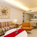 Klcc Suites By Plush